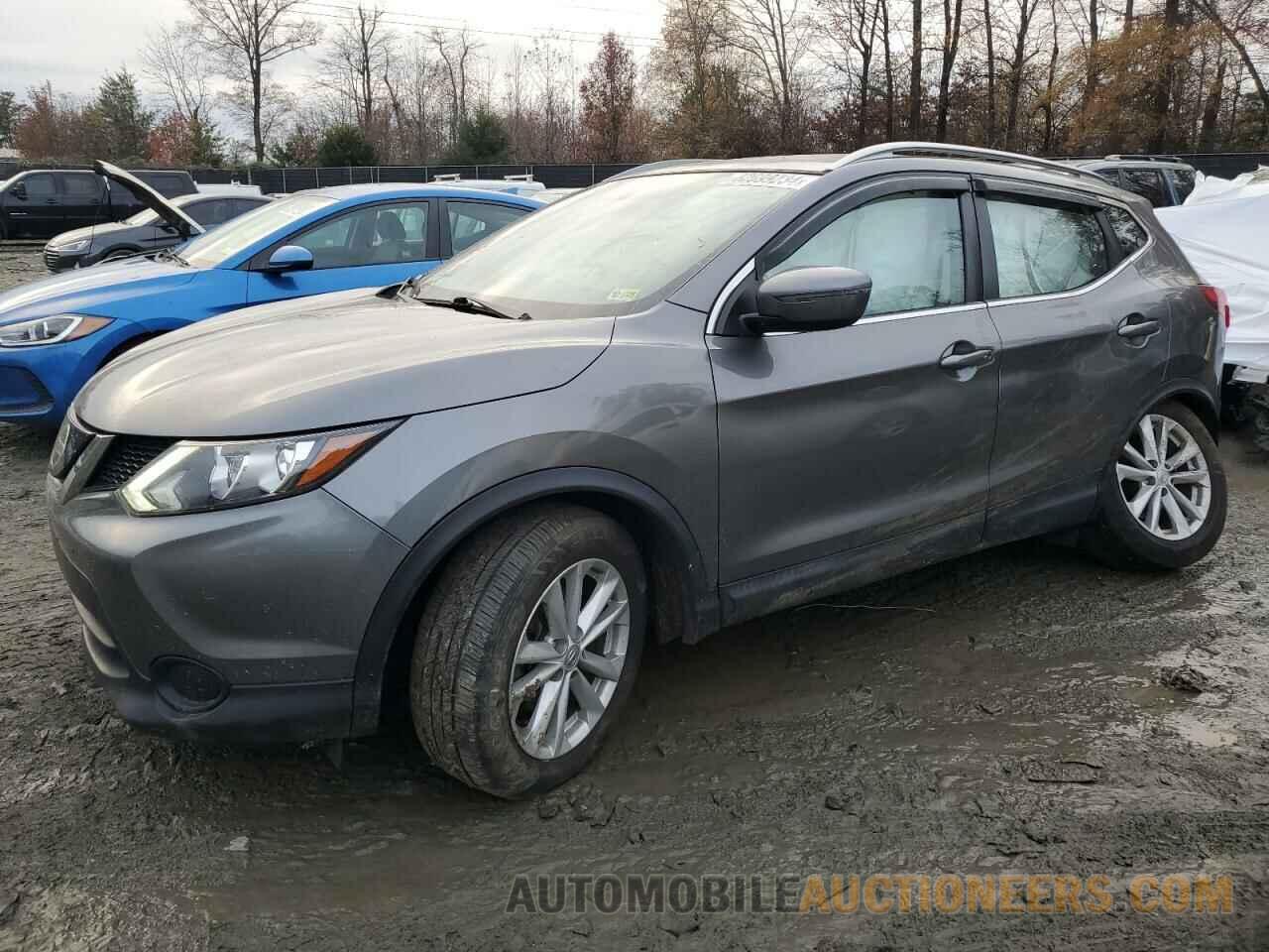 JN1BJ1CR2JW252582 NISSAN ROGUE 2018