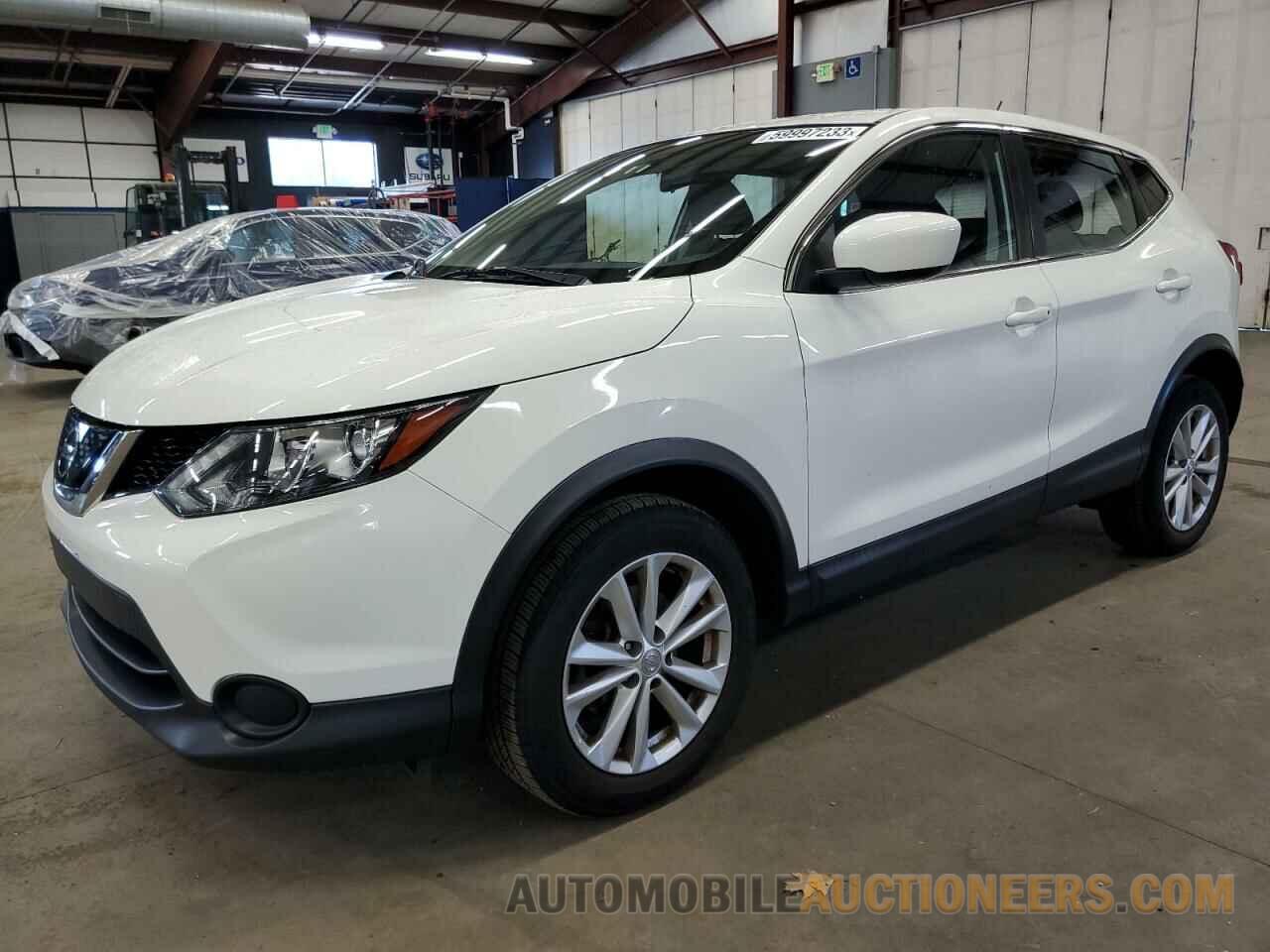 JN1BJ1CR2JW264411 NISSAN ROGUE 2018