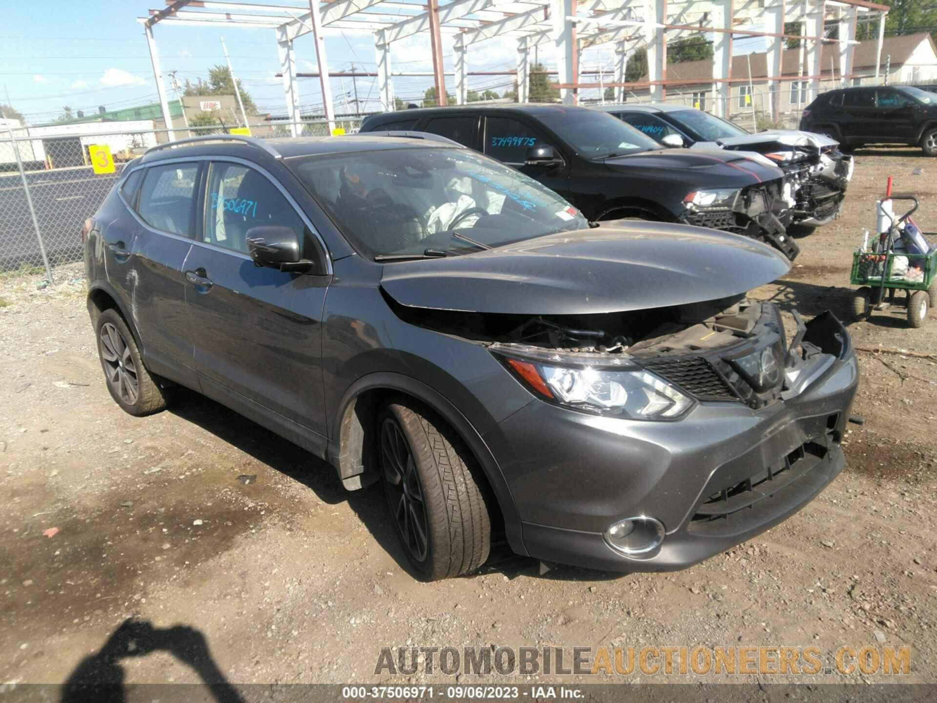 JN1BJ1CR2JW267924 NISSAN ROGUE SPORT 2018