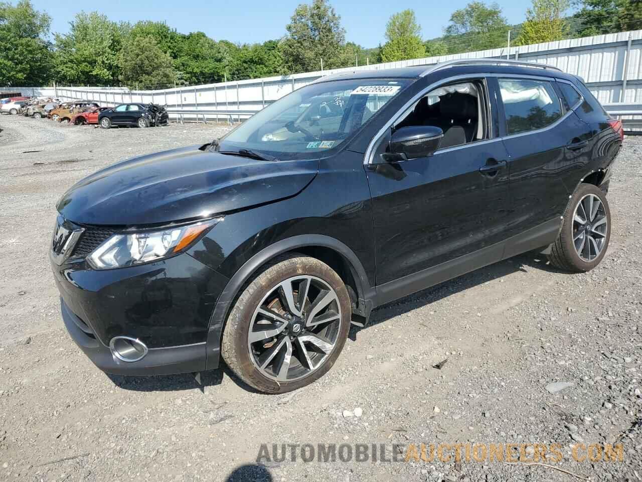 JN1BJ1CR2JW286358 NISSAN ROGUE 2018