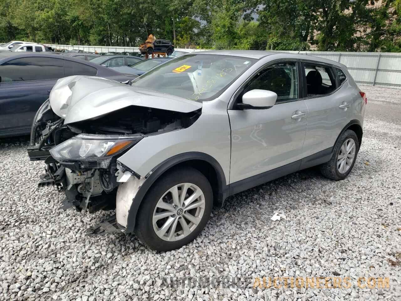 JN1BJ1CR2JW289907 NISSAN ROGUE 2018