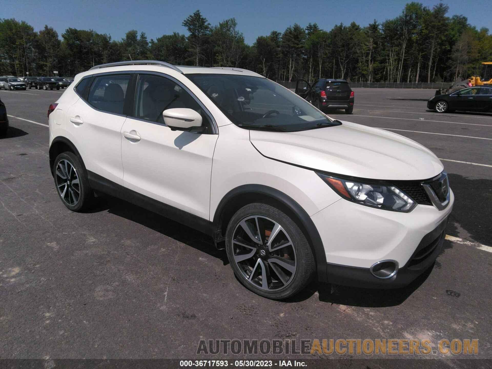 JN1BJ1CR3JW205075 NISSAN ROGUE SPORT 2018