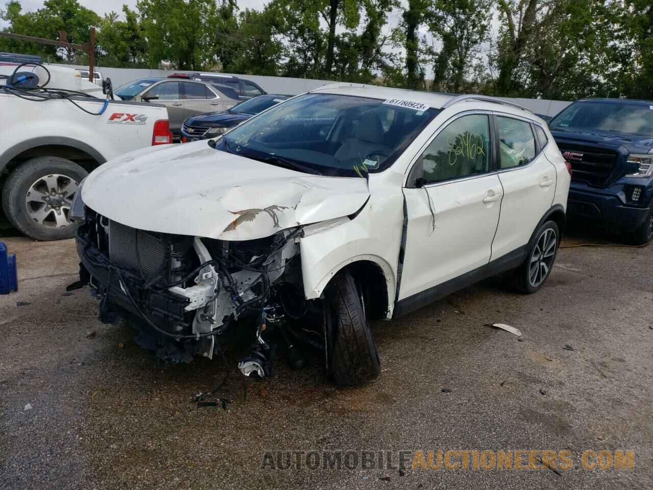 JN1BJ1CR3JW206520 NISSAN ROGUE 2018