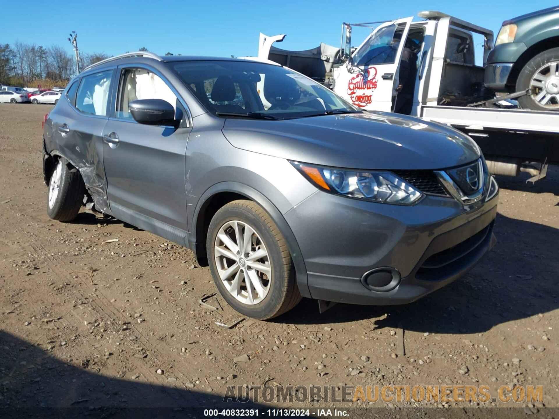 JN1BJ1CR3JW252588 NISSAN ROGUE SPORT 2018