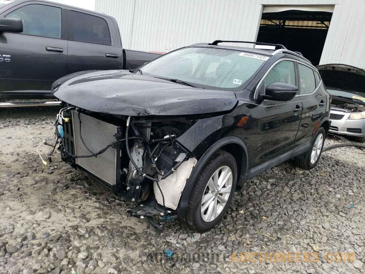 JN1BJ1CR3JW253899 NISSAN ROGUE 2018