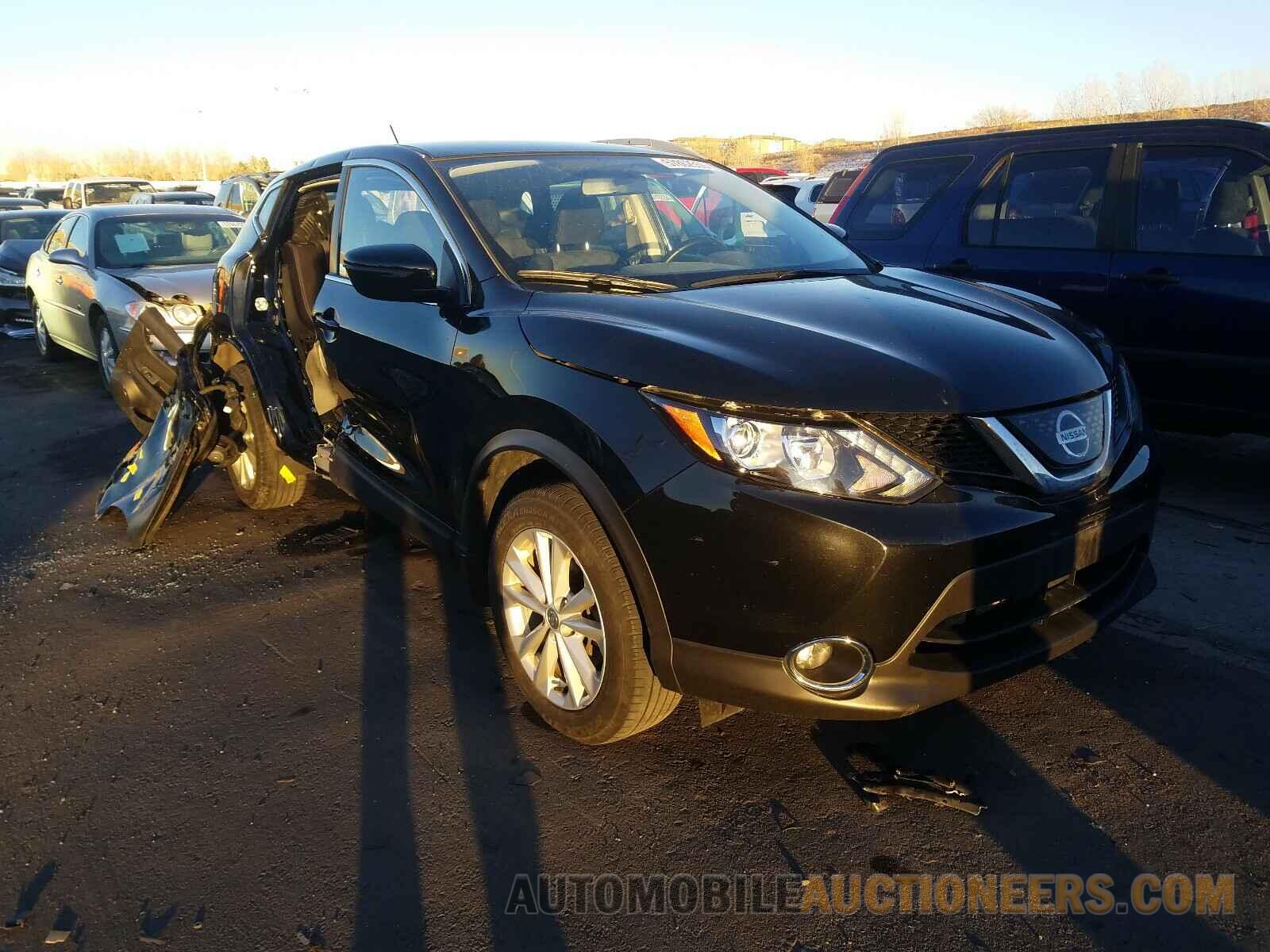 JN1BJ1CR3JW253997 NISSAN ROGUE 2018