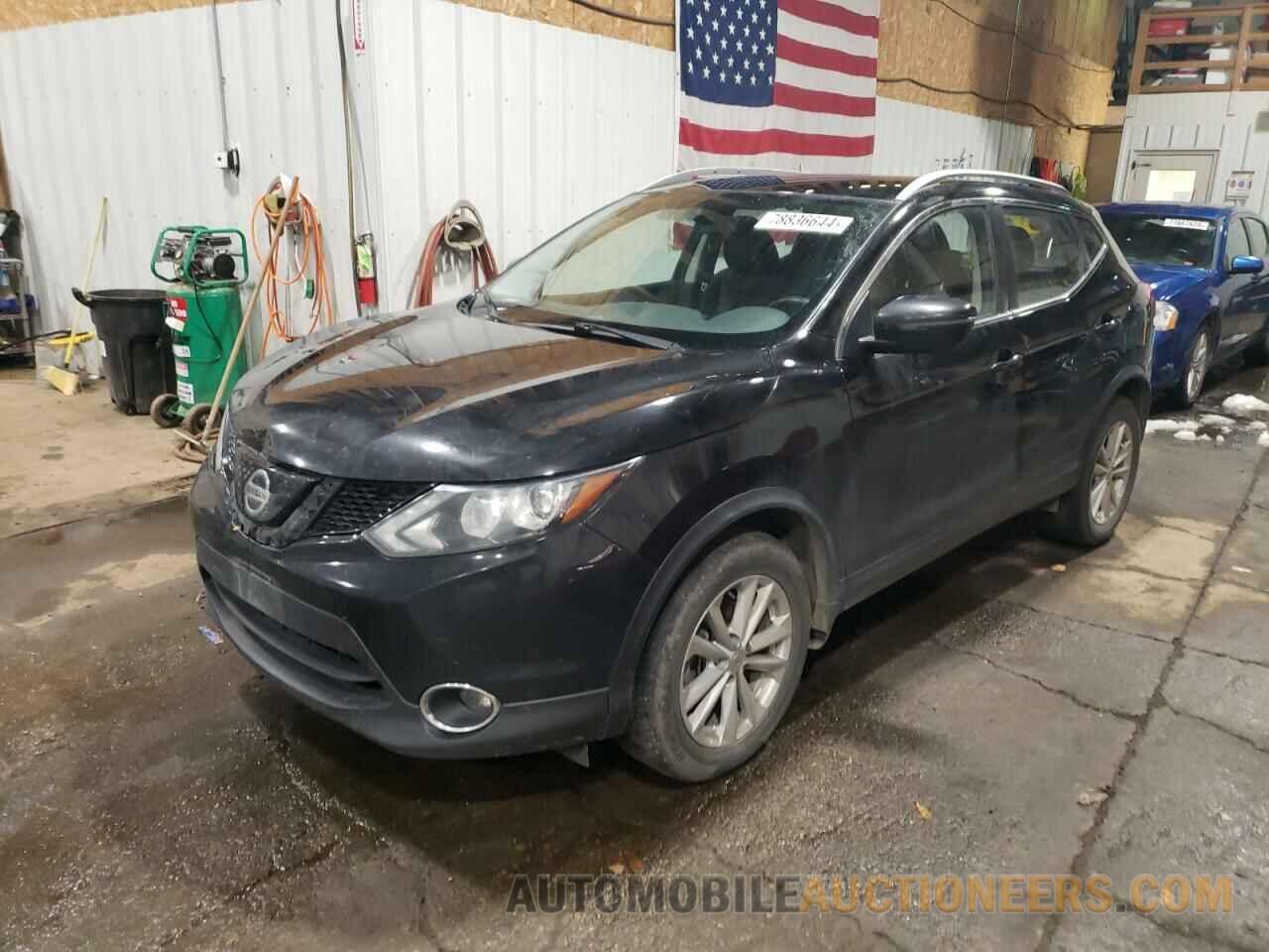 JN1BJ1CR3JW254566 NISSAN ROGUE 2018