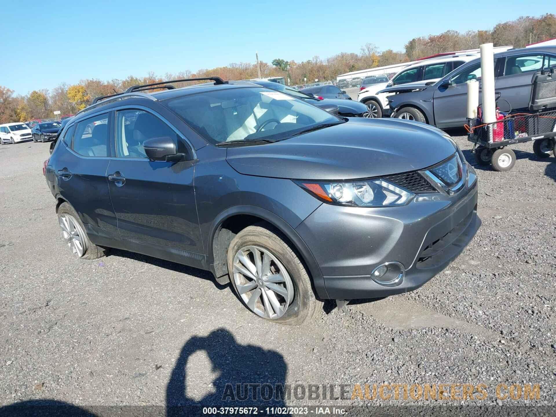 JN1BJ1CR3JW265678 NISSAN ROGUE SPORT 2018