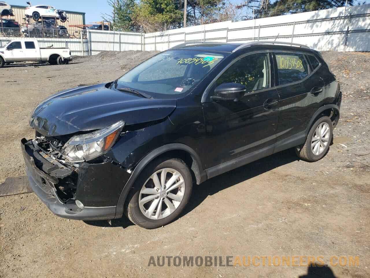 JN1BJ1CR3JW284795 NISSAN ROGUE 2018