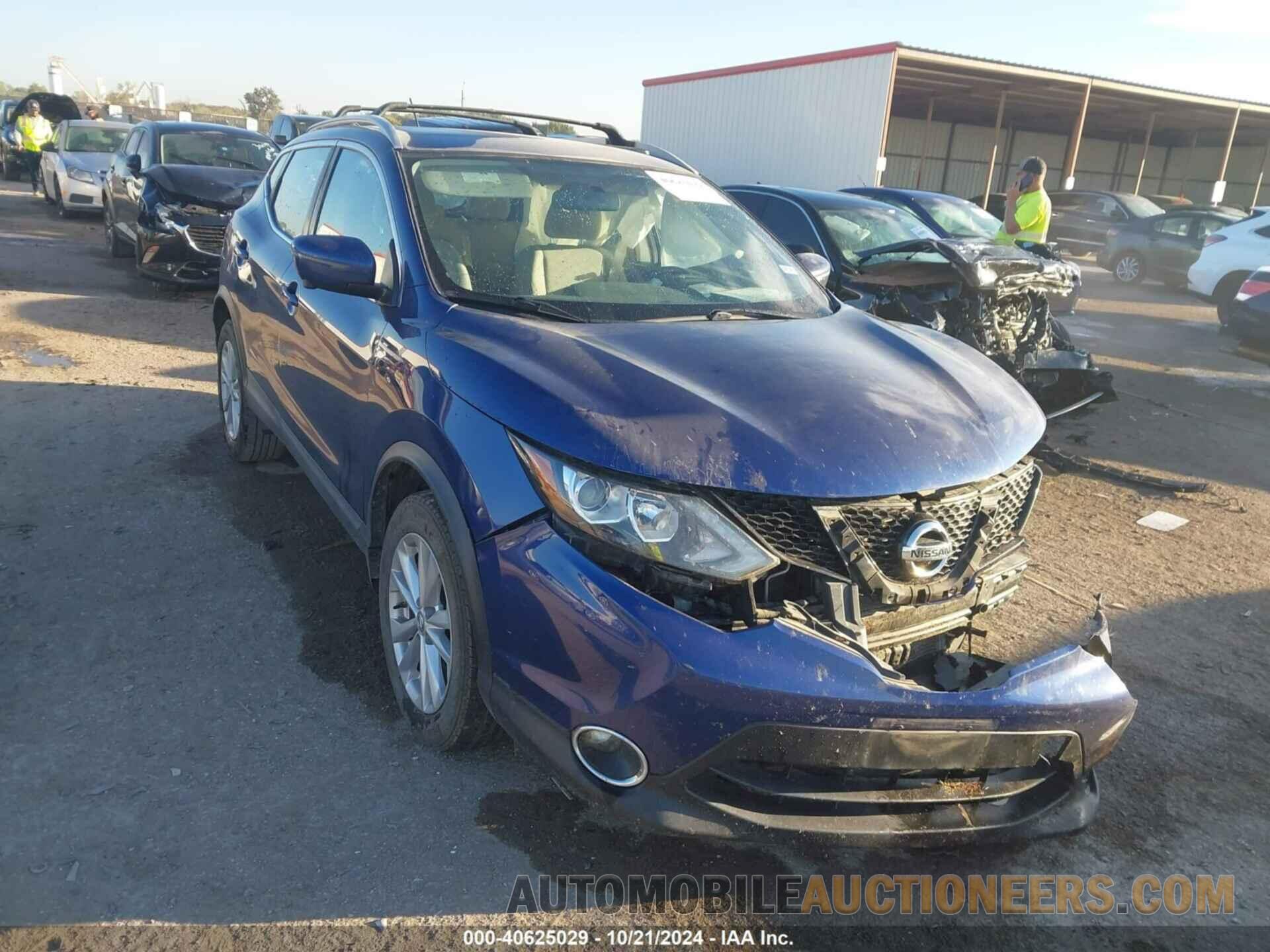 JN1BJ1CR4HW103942 NISSAN ROGUE SPORT 2017