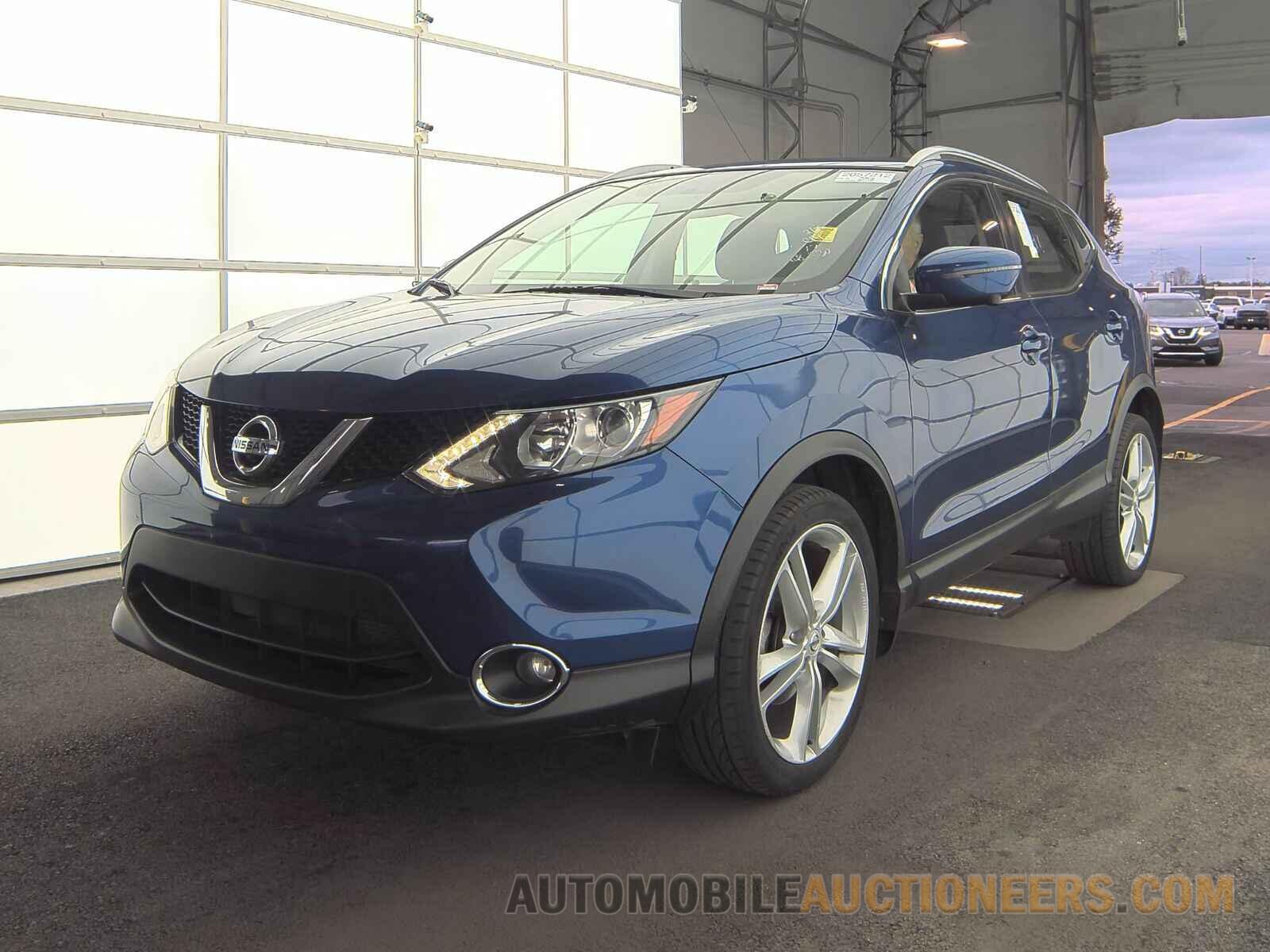 JN1BJ1CR4HW105545 Nissan Rogue Sport 2017