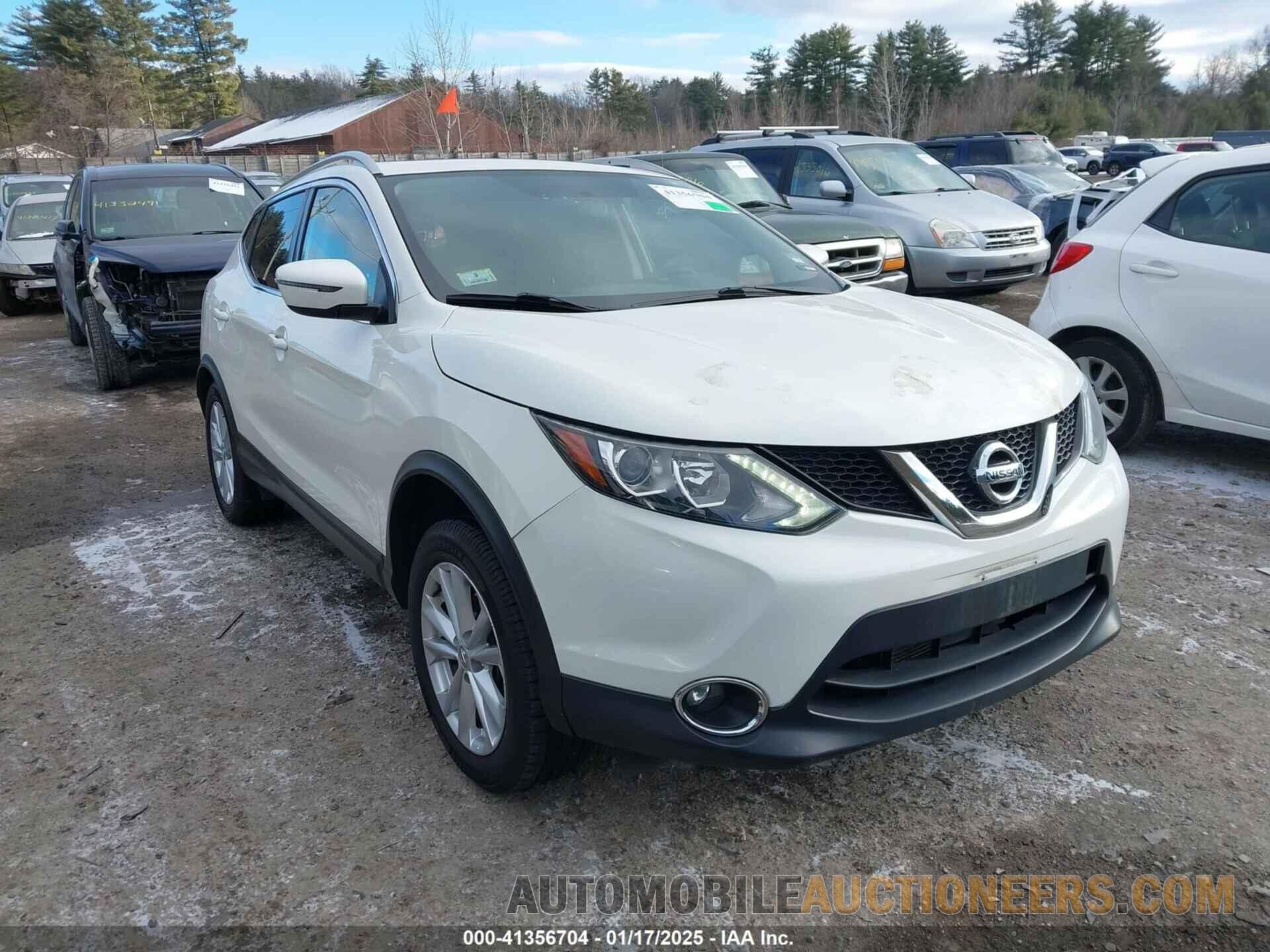 JN1BJ1CR4HW122099 NISSAN ROGUE SPORT 2017