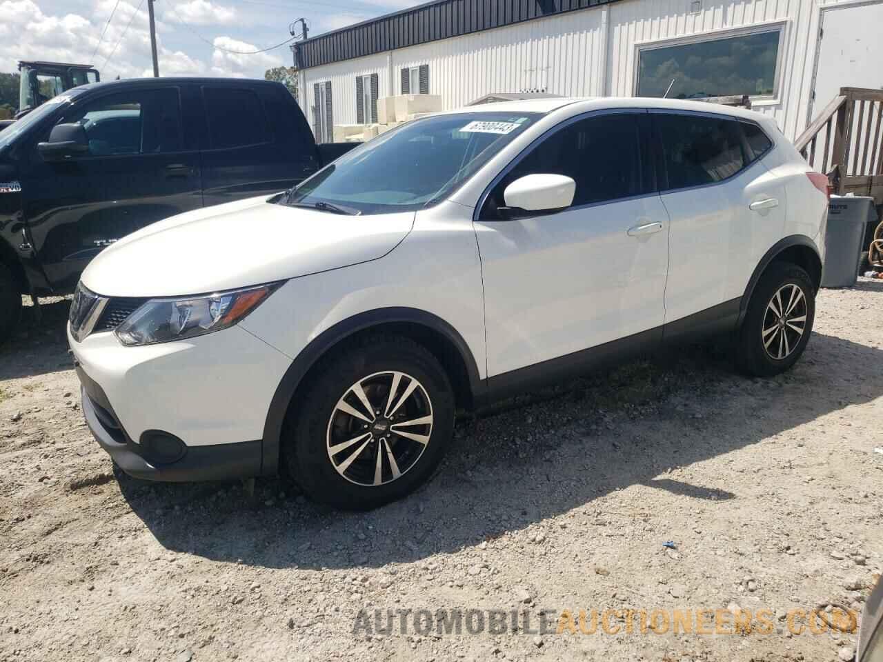 JN1BJ1CR4JW258836 NISSAN ROGUE 2018