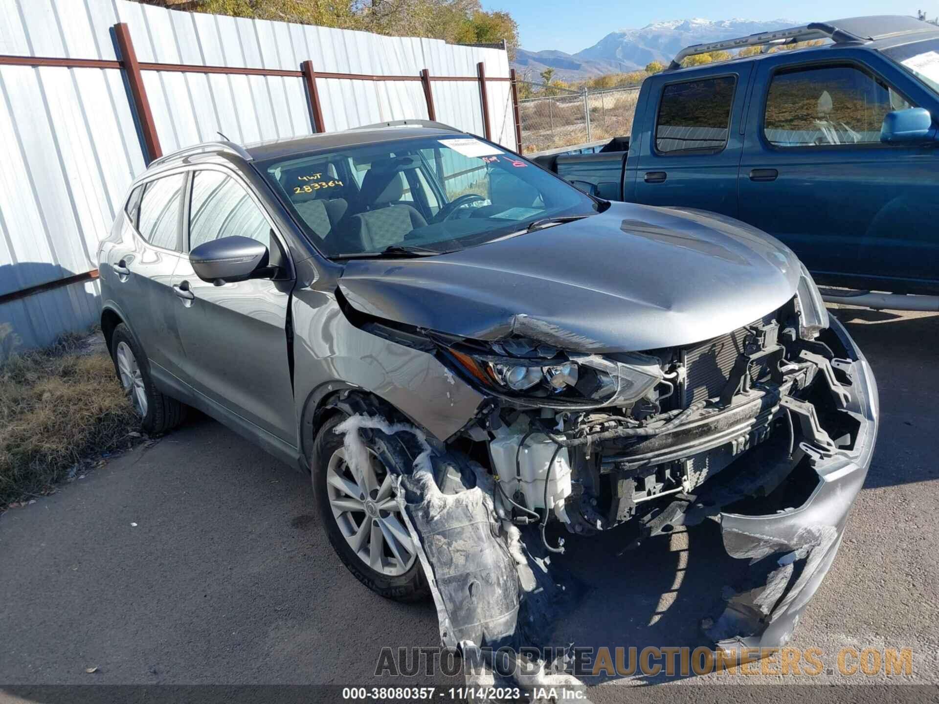 JN1BJ1CR4JW283364 NISSAN ROGUE SPORT 2018