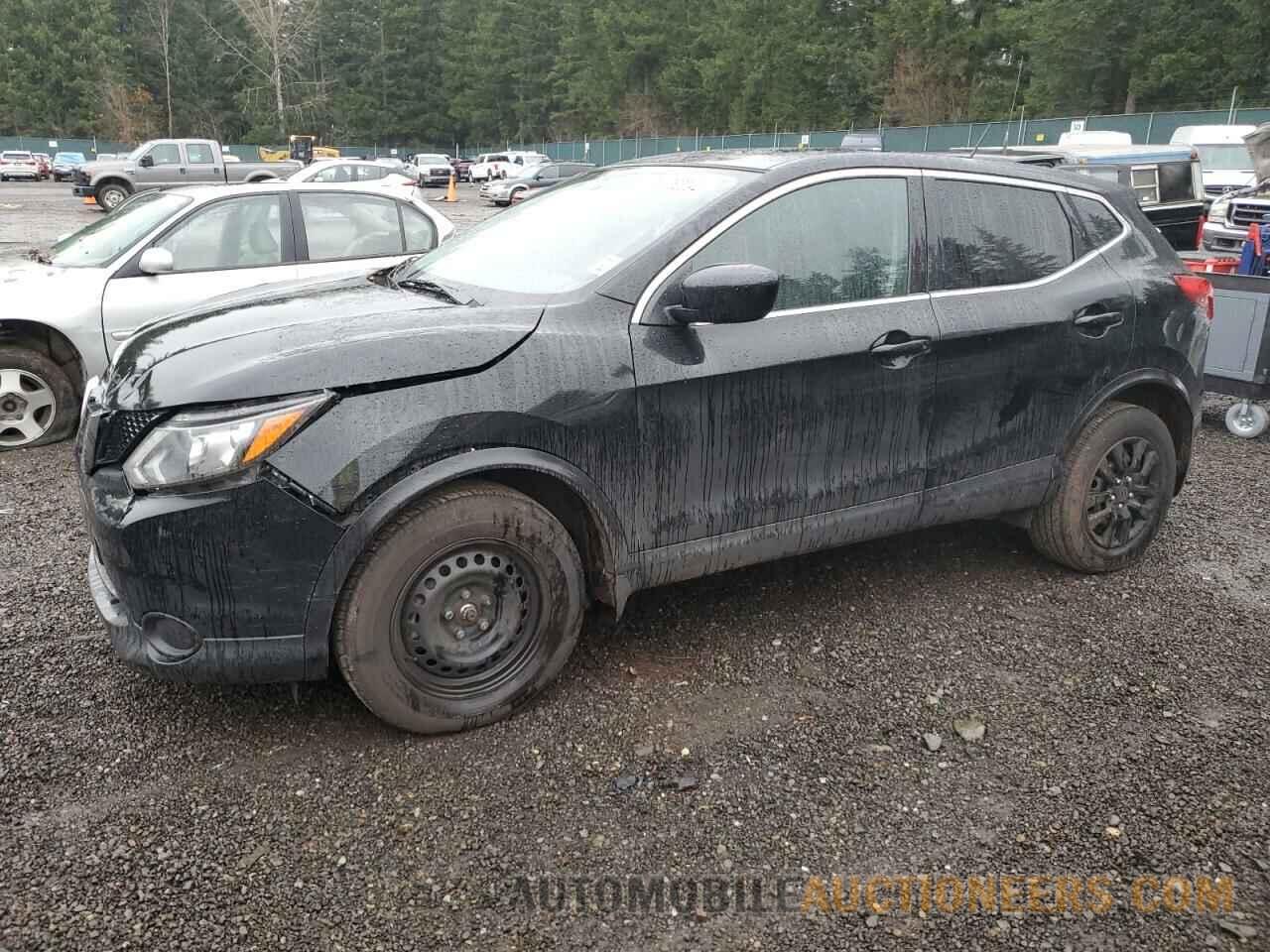 JN1BJ1CR4JW283574 NISSAN ROGUE 2018