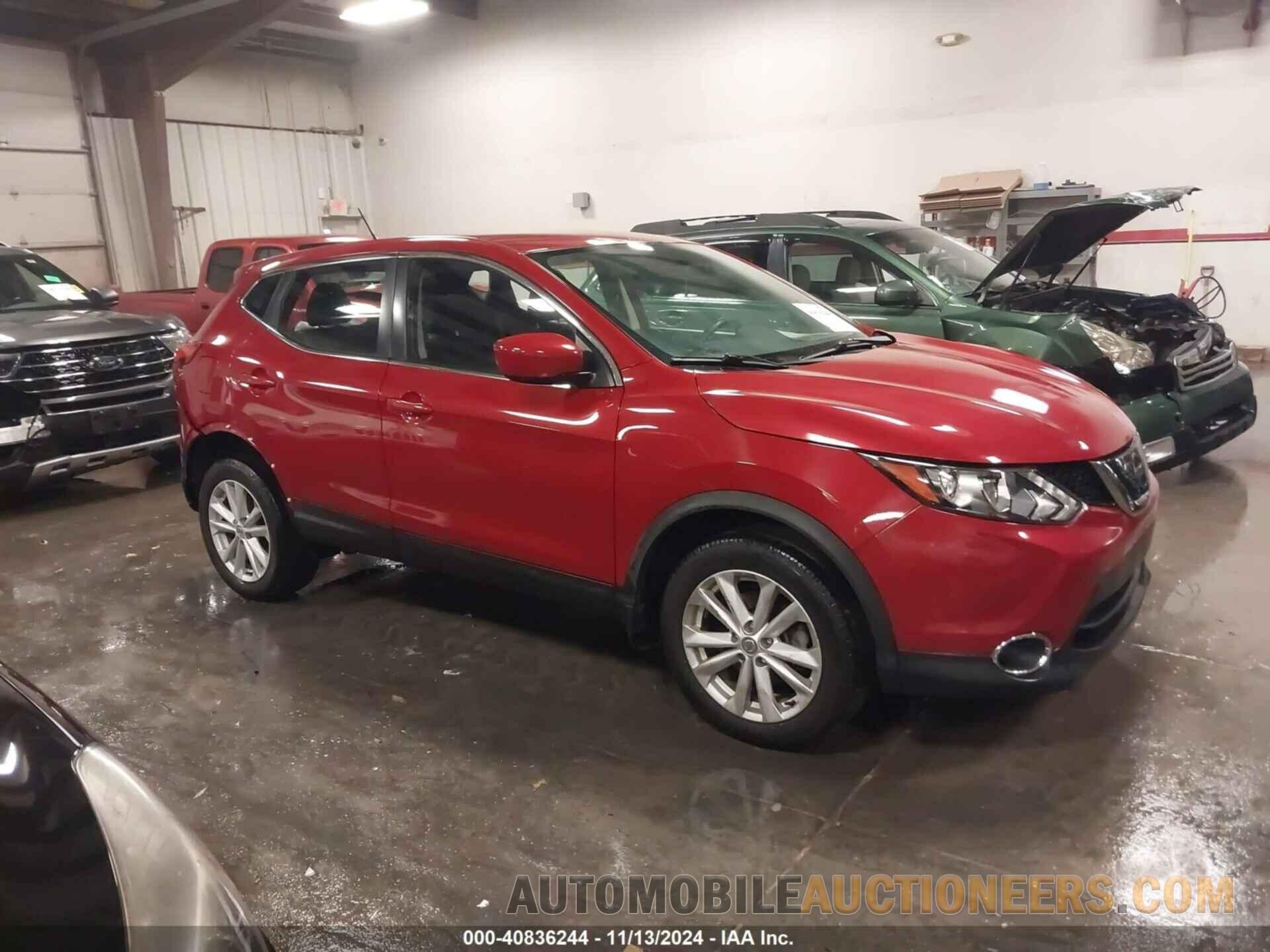 JN1BJ1CR4JW285485 NISSAN ROGUE SPORT 2018