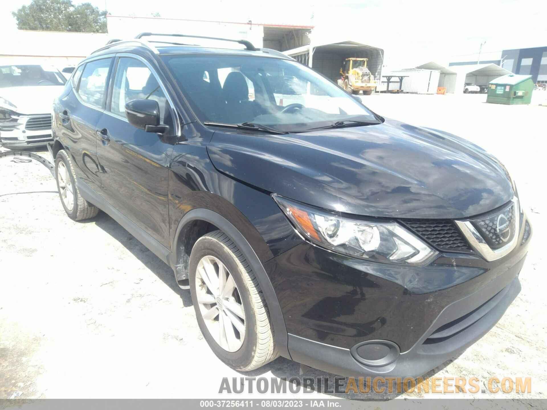 JN1BJ1CR4JW600155 NISSAN ROGUE SPORT 2018