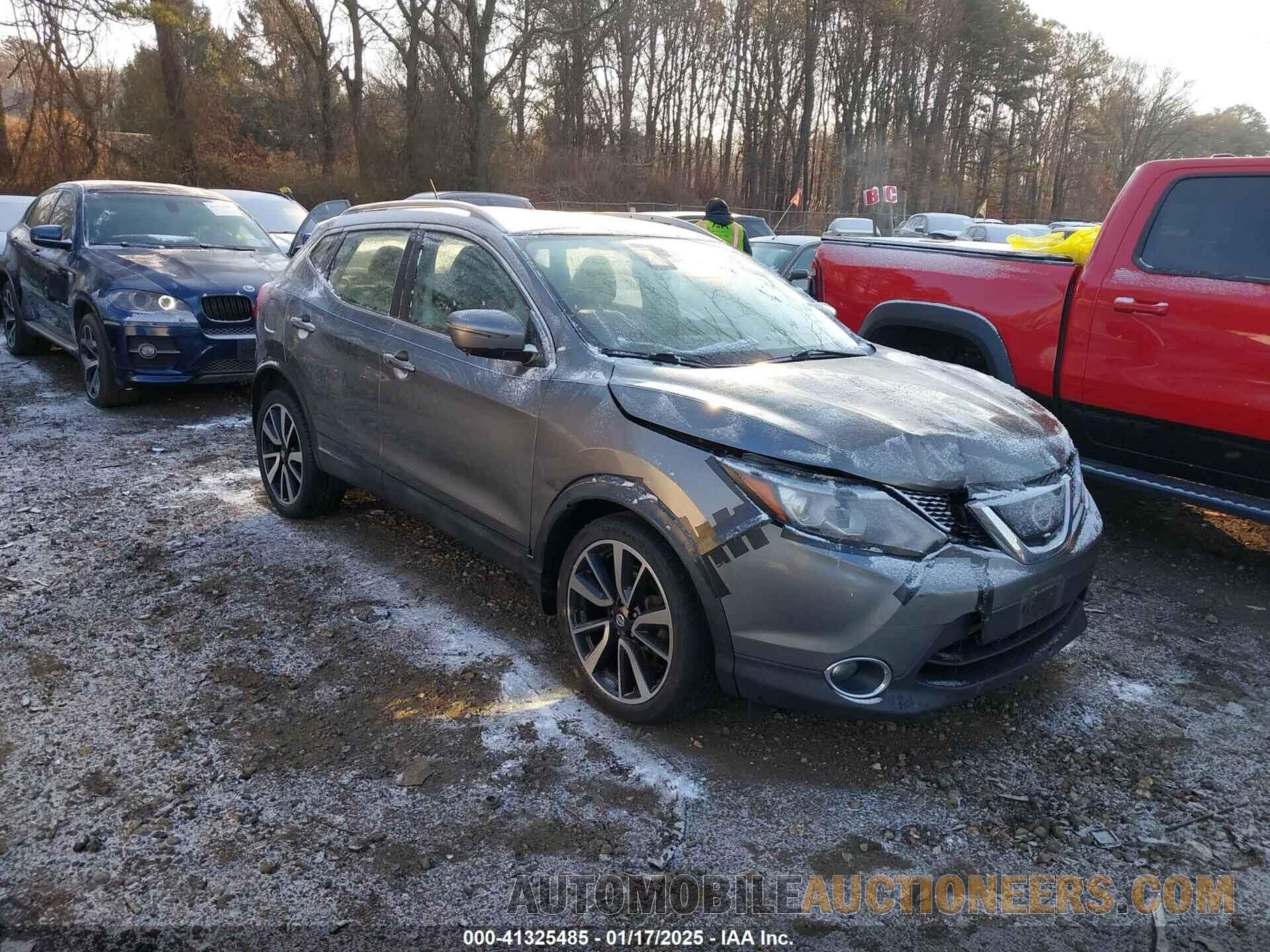 JN1BJ1CR5HW127392 NISSAN ROGUE SPORT 2017