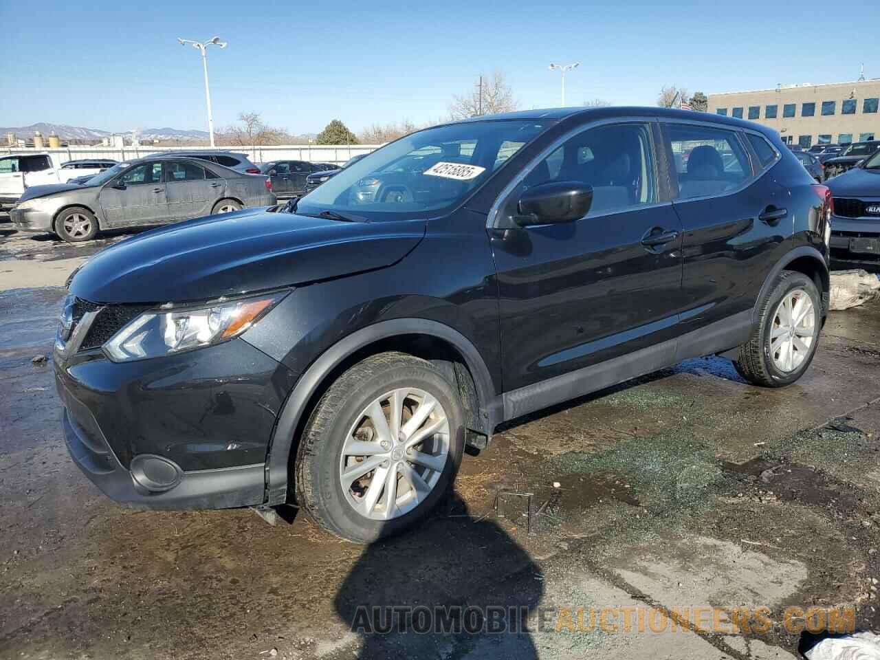 JN1BJ1CR5JW208642 NISSAN ROGUE 2018