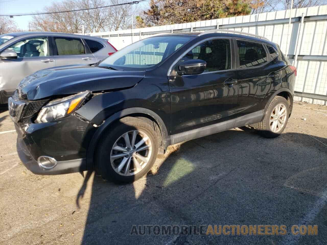 JN1BJ1CR5JW254679 NISSAN ROGUE 2018