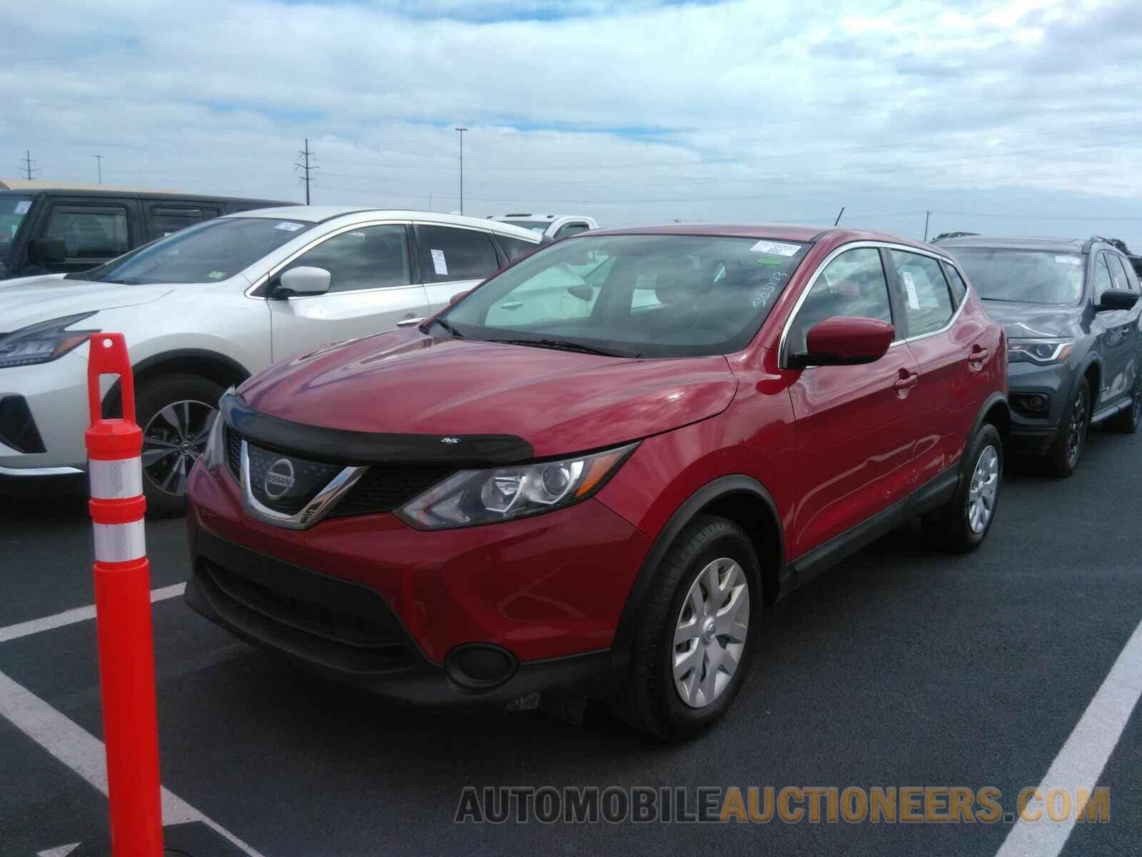 JN1BJ1CR5JW255914 Nissan Rogue Sport 2018