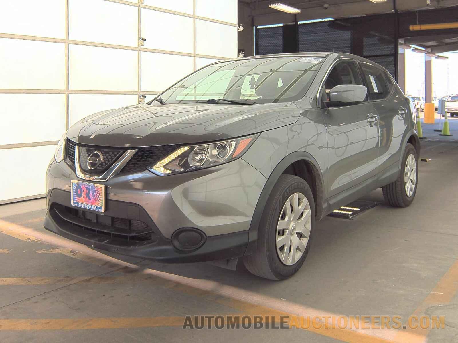 JN1BJ1CR5JW256335 Nissan Rogue Sport 2018