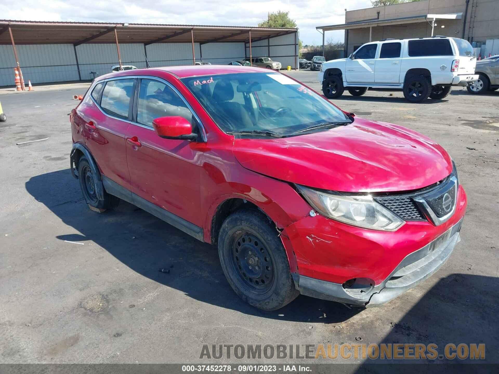 JN1BJ1CR5JW256495 NISSAN ROGUE SPORT 2018