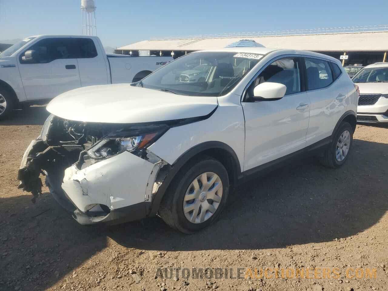 JN1BJ1CR5JW257453 NISSAN ROGUE 2018