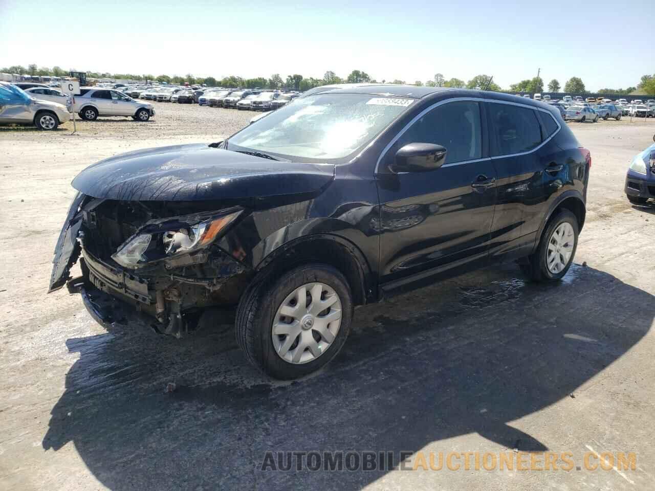 JN1BJ1CR5JW258795 NISSAN ROGUE 2018