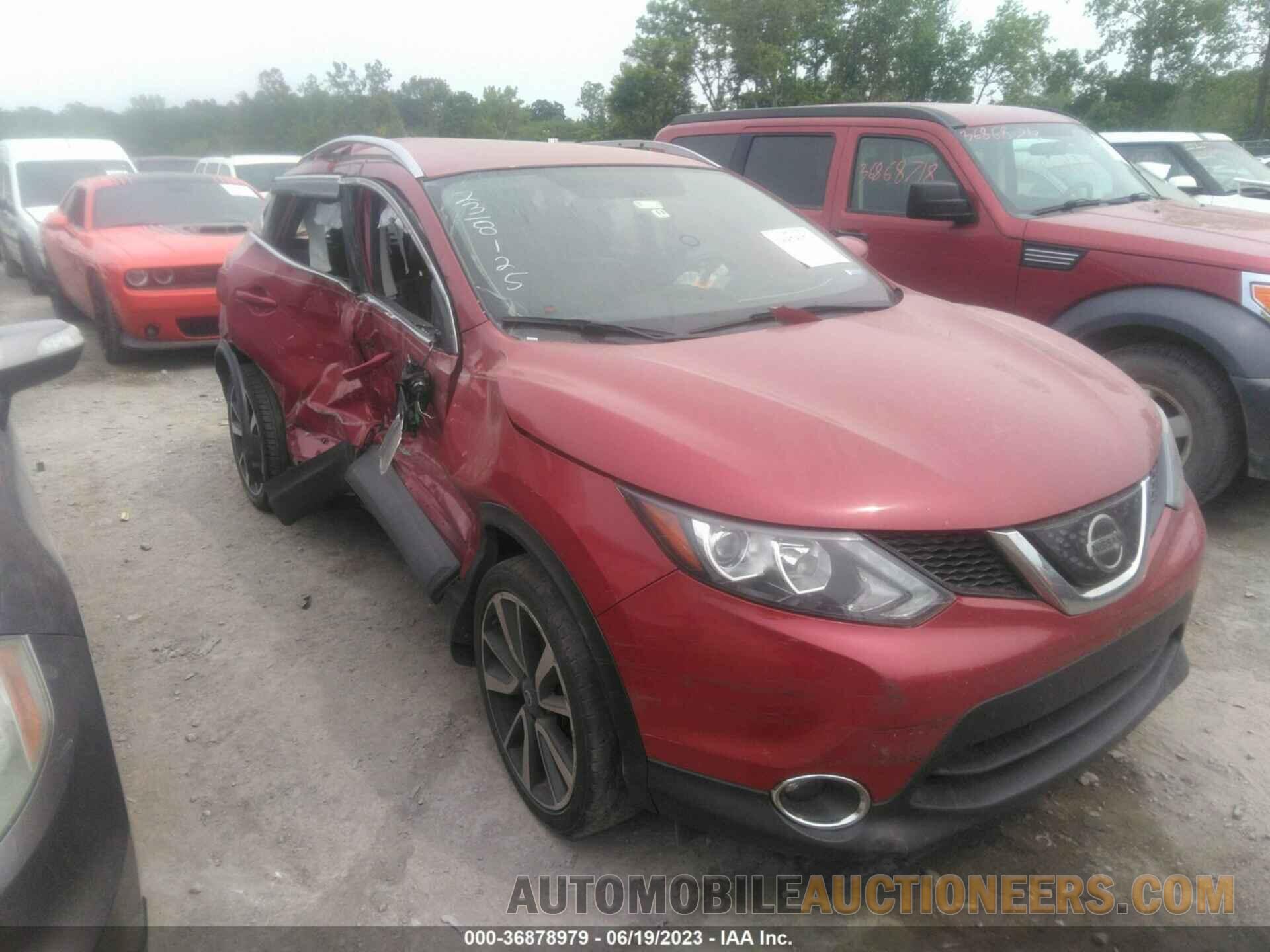 JN1BJ1CR5JW261583 NISSAN ROGUE SPORT 2018