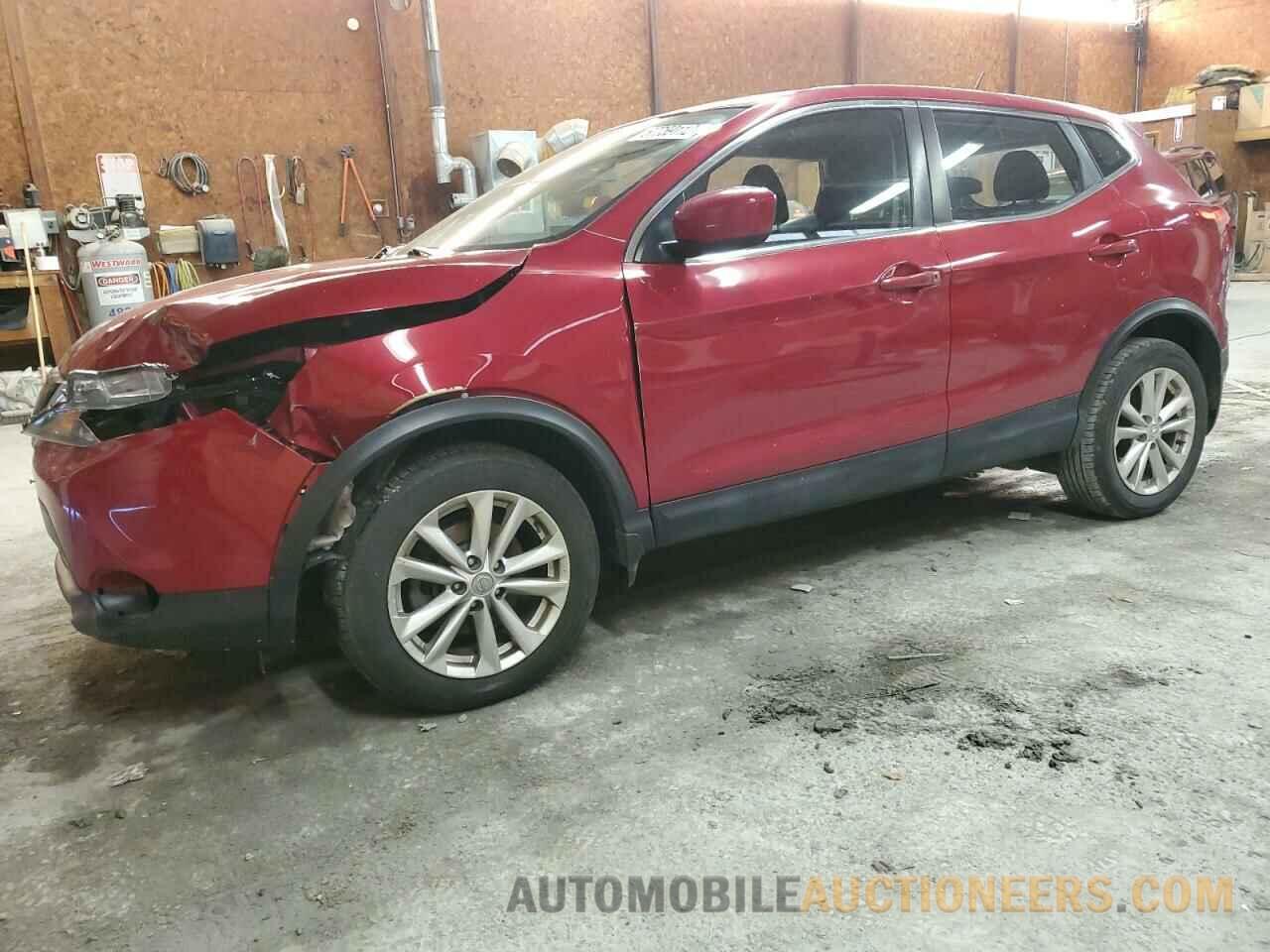 JN1BJ1CR5JW267819 NISSAN ROGUE 2018