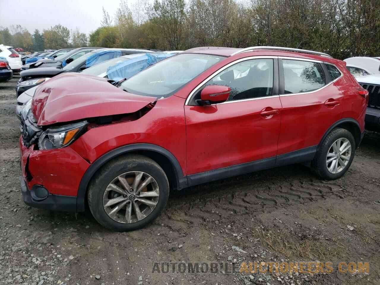 JN1BJ1CR5JW267884 NISSAN ROGUE 2018