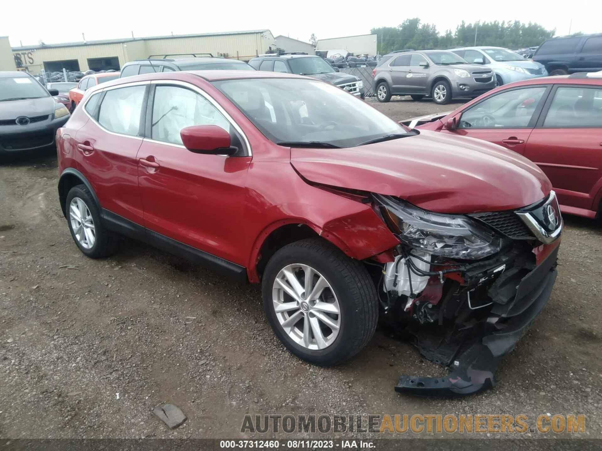 JN1BJ1CR5JW292784 NISSAN ROGUE SPORT 2018