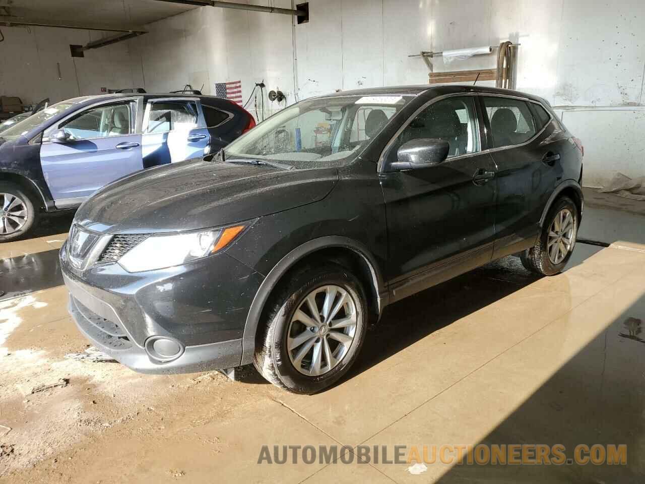 JN1BJ1CR5JW600486 NISSAN ROGUE 2018