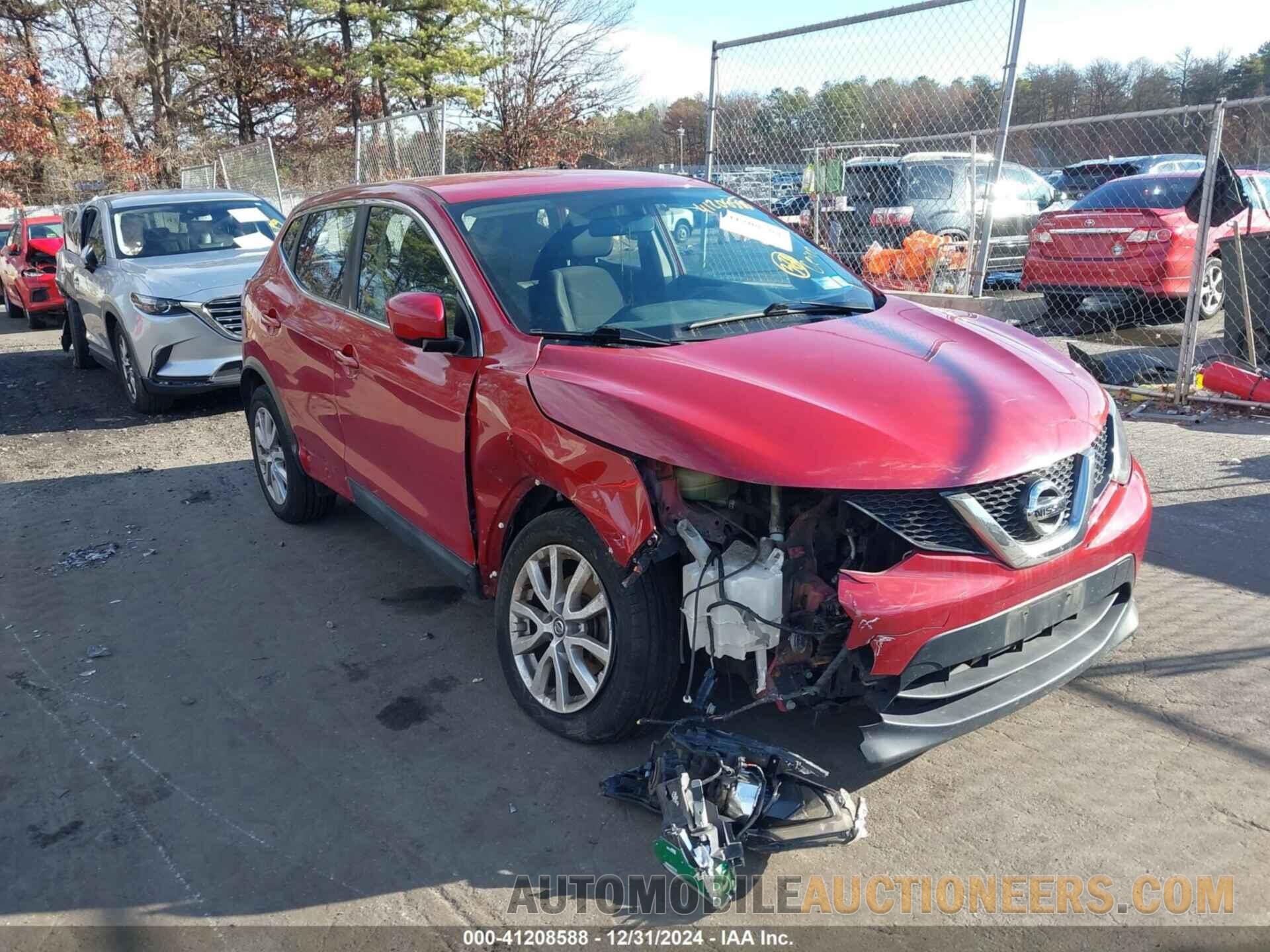 JN1BJ1CR6JW203188 NISSAN ROGUE SPORT 2018