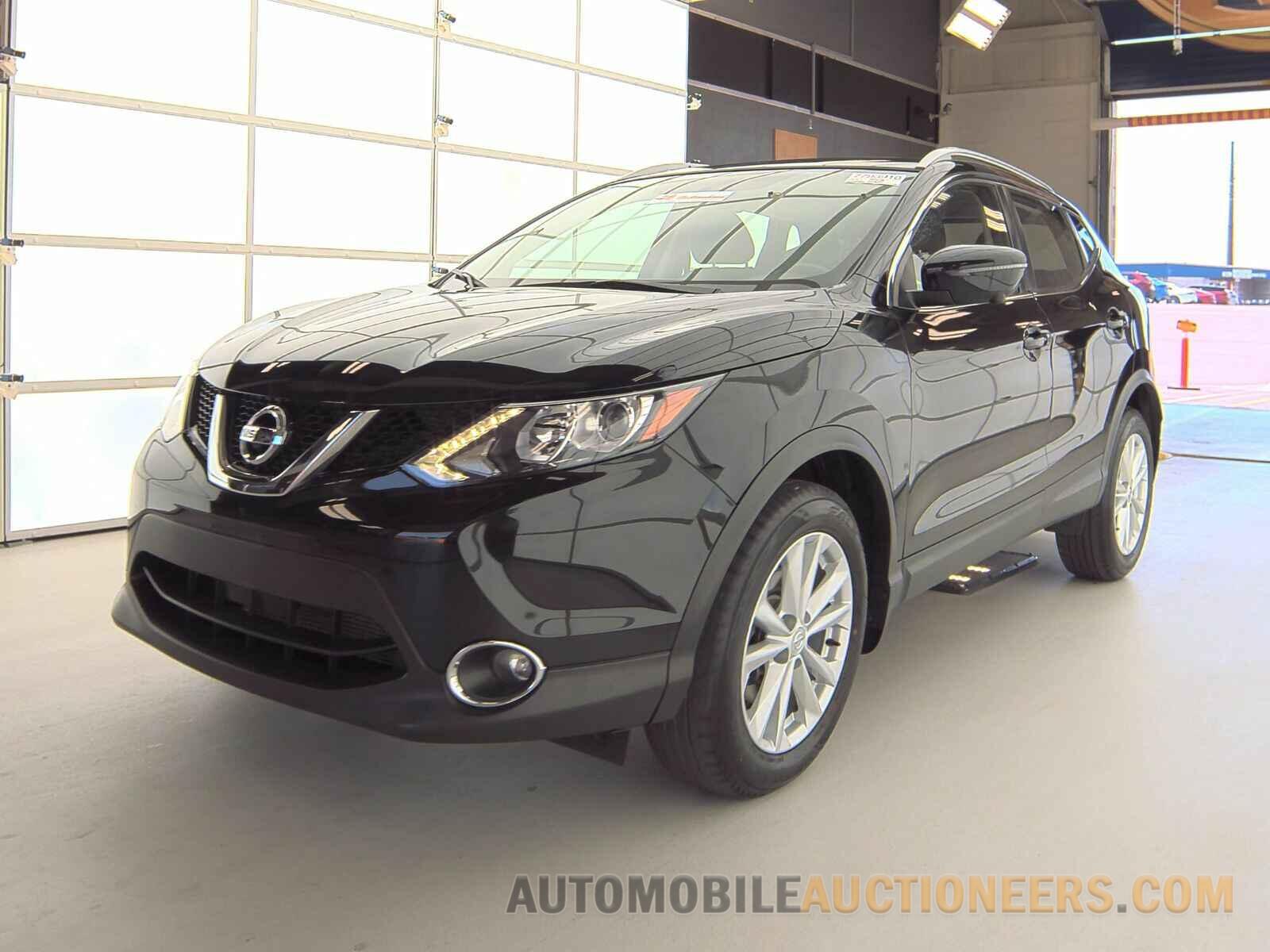 JN1BJ1CR6JW204163 Nissan Rogue Sport 2018