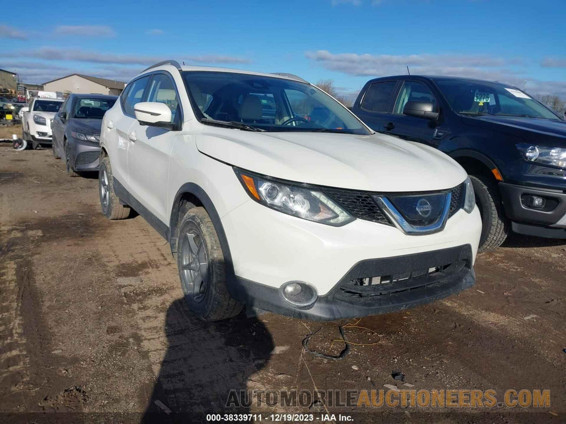 JN1BJ1CR6JW207841 NISSAN ROGUE SPORT 2018