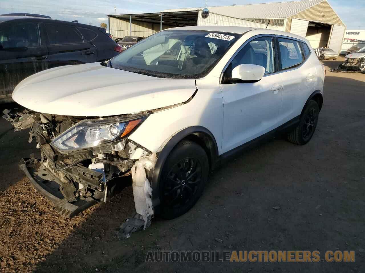 JN1BJ1CR6JW261124 NISSAN ROGUE 2018