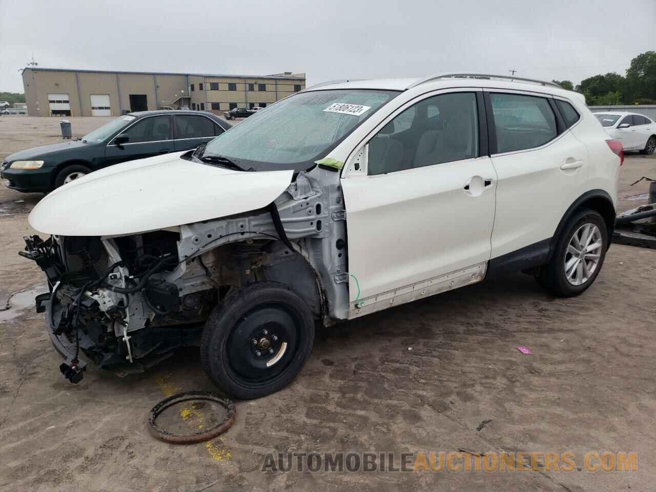 JN1BJ1CR6JW266873 NISSAN ROGUE 2018