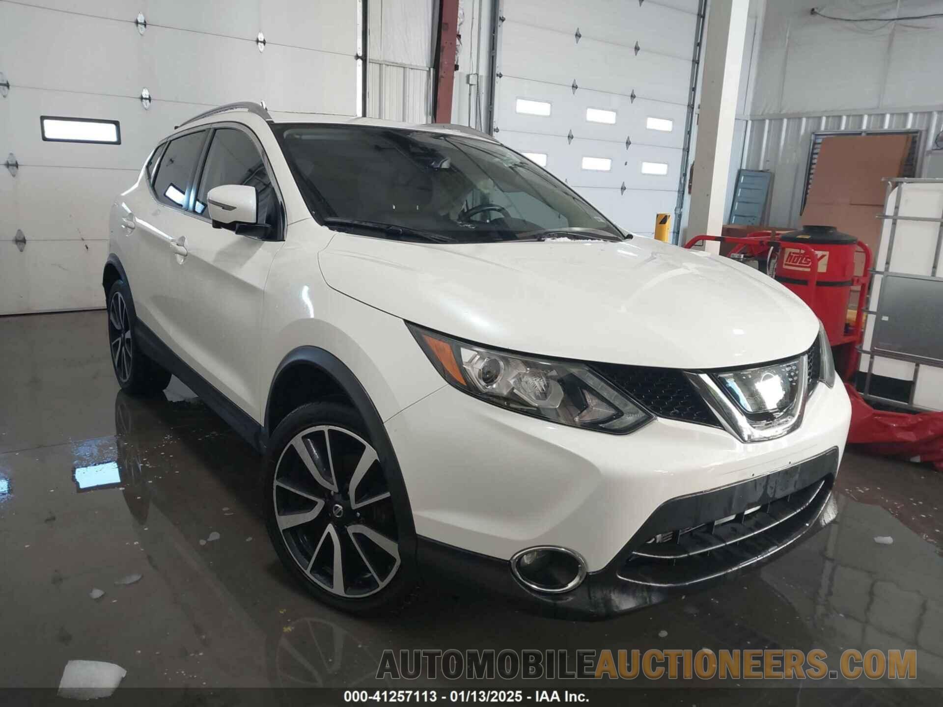 JN1BJ1CR7HW140421 NISSAN ROGUE SPORT 2017