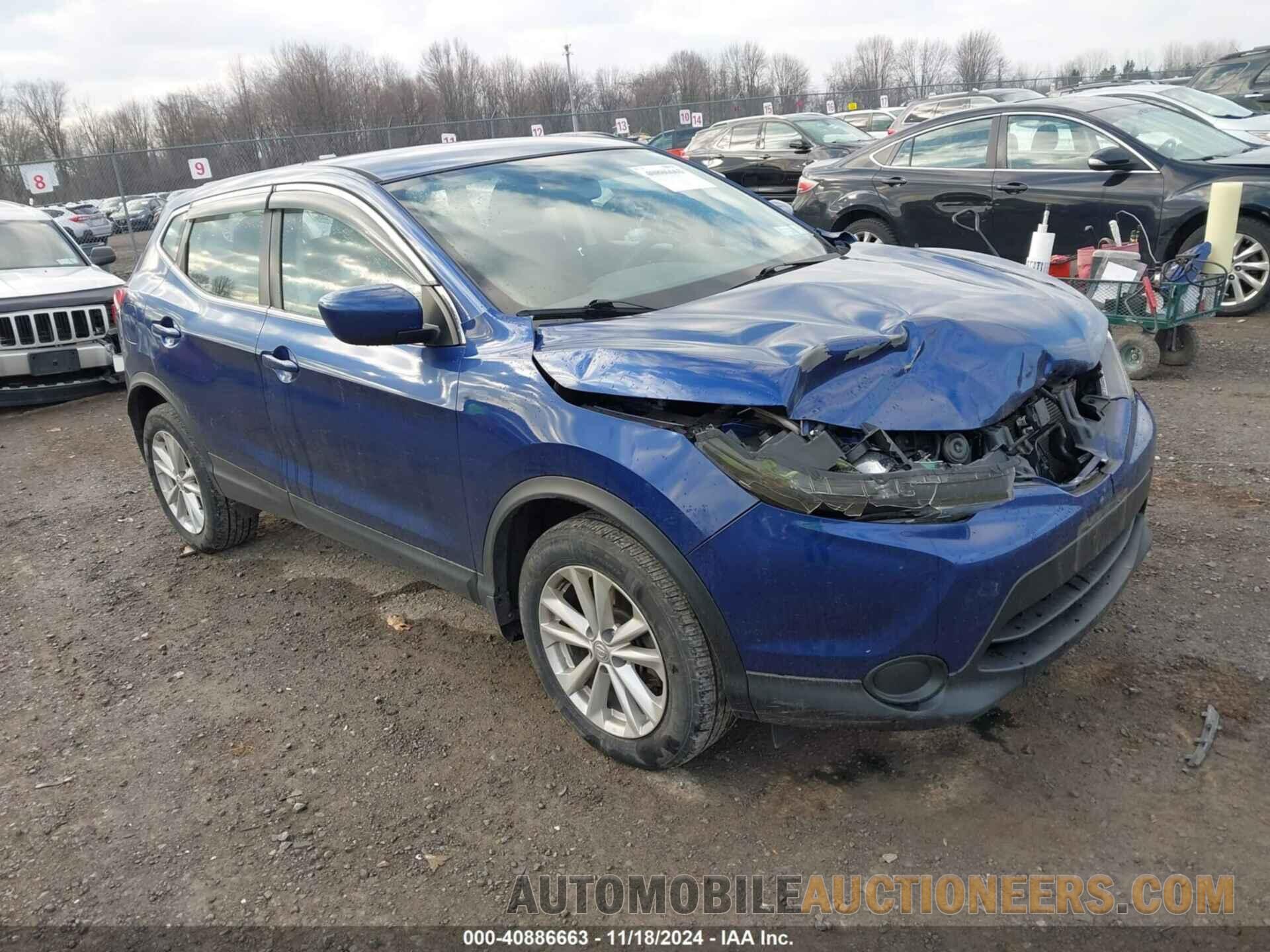 JN1BJ1CR7JW267448 NISSAN ROGUE SPORT 2018