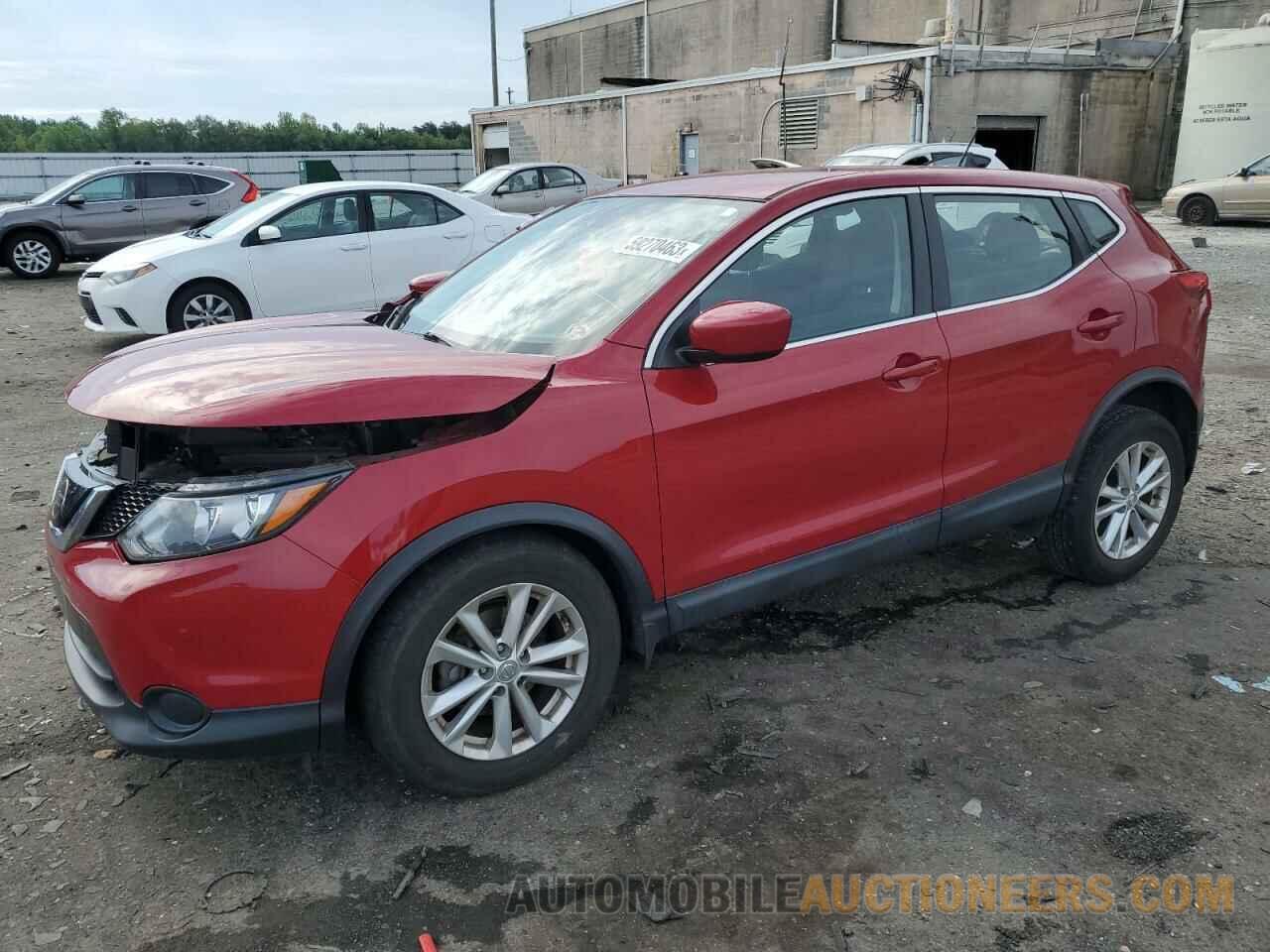 JN1BJ1CR7JW268373 NISSAN ROGUE 2018