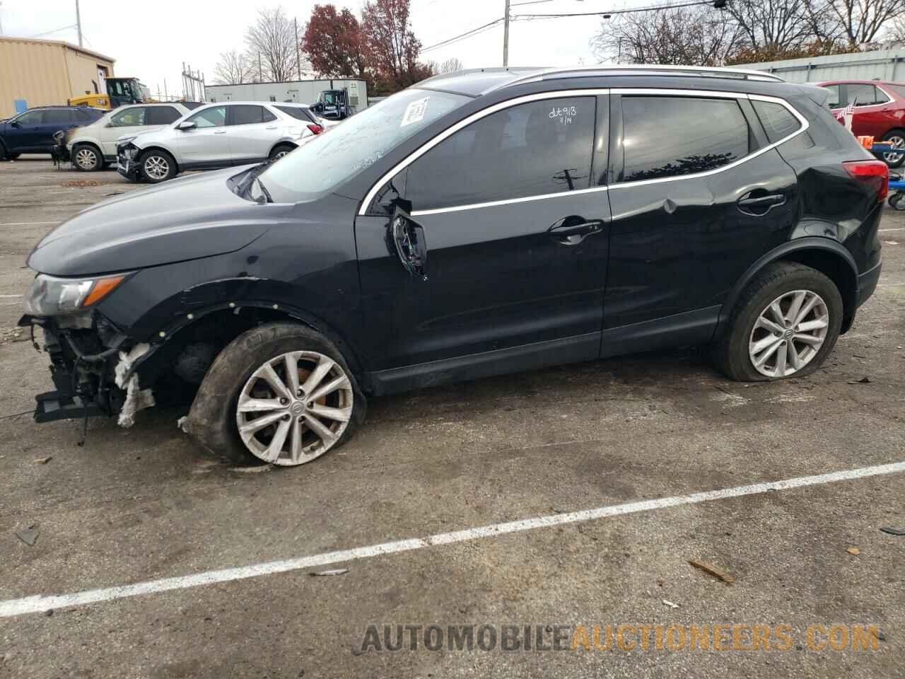 JN1BJ1CR7JW280541 NISSAN ROGUE 2018