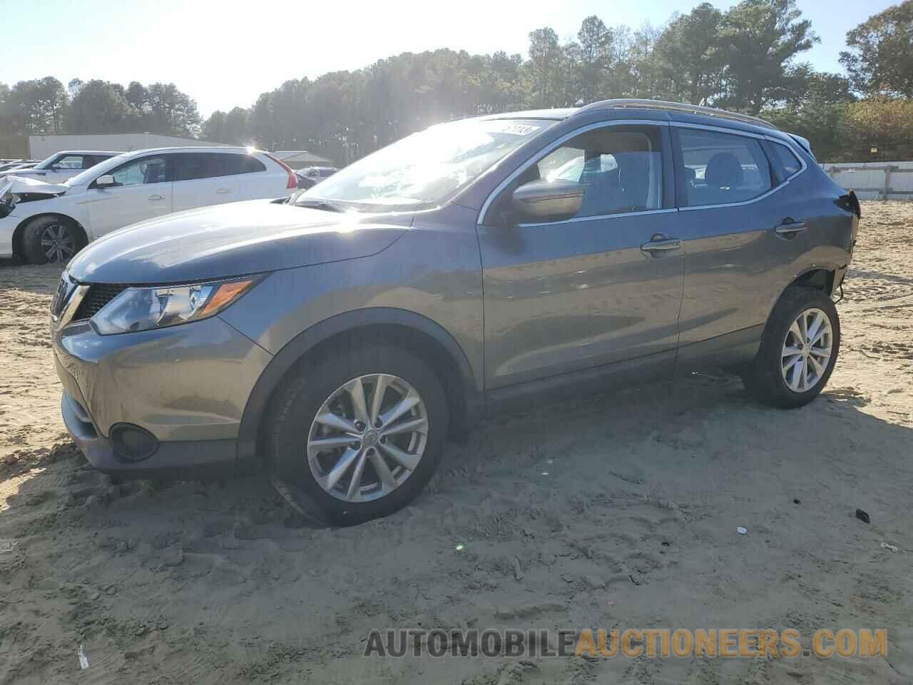 JN1BJ1CR7JW288901 NISSAN ROGUE 2018