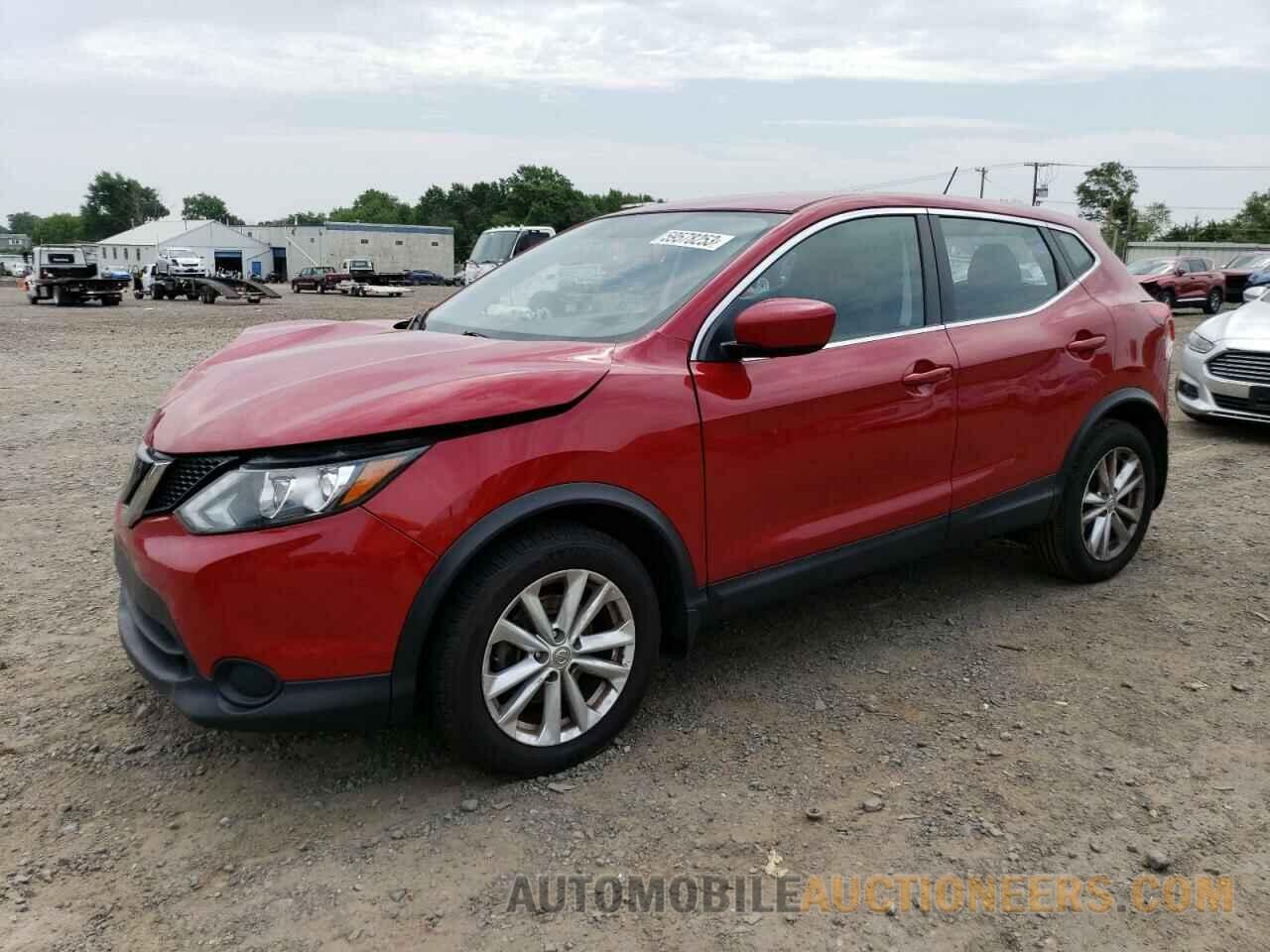 JN1BJ1CR7JW291667 NISSAN ROGUE 2018