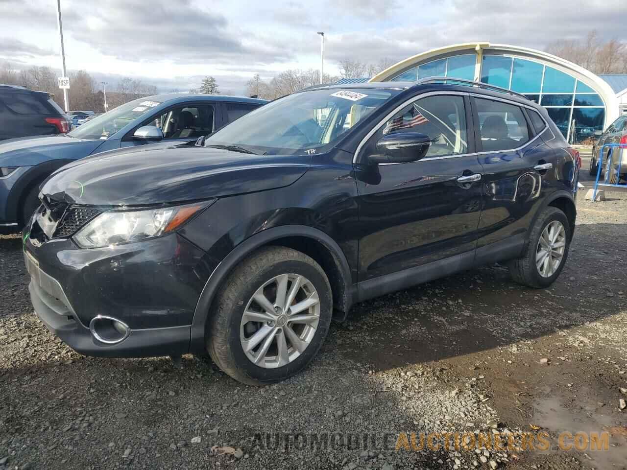 JN1BJ1CR8HW127984 NISSAN ROGUE 2017