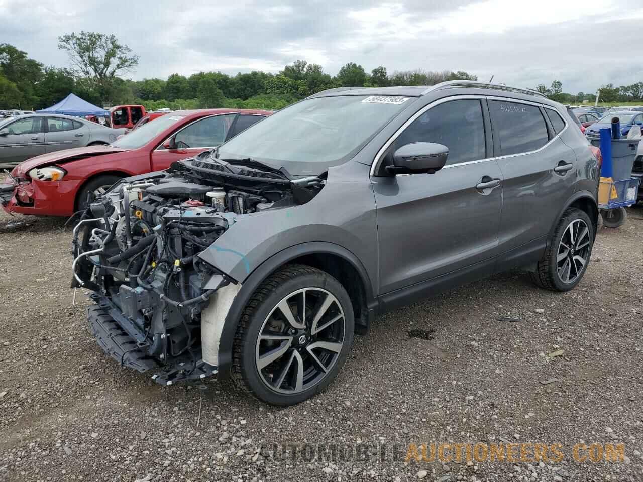 JN1BJ1CR8JW204780 NISSAN ROGUE 2018