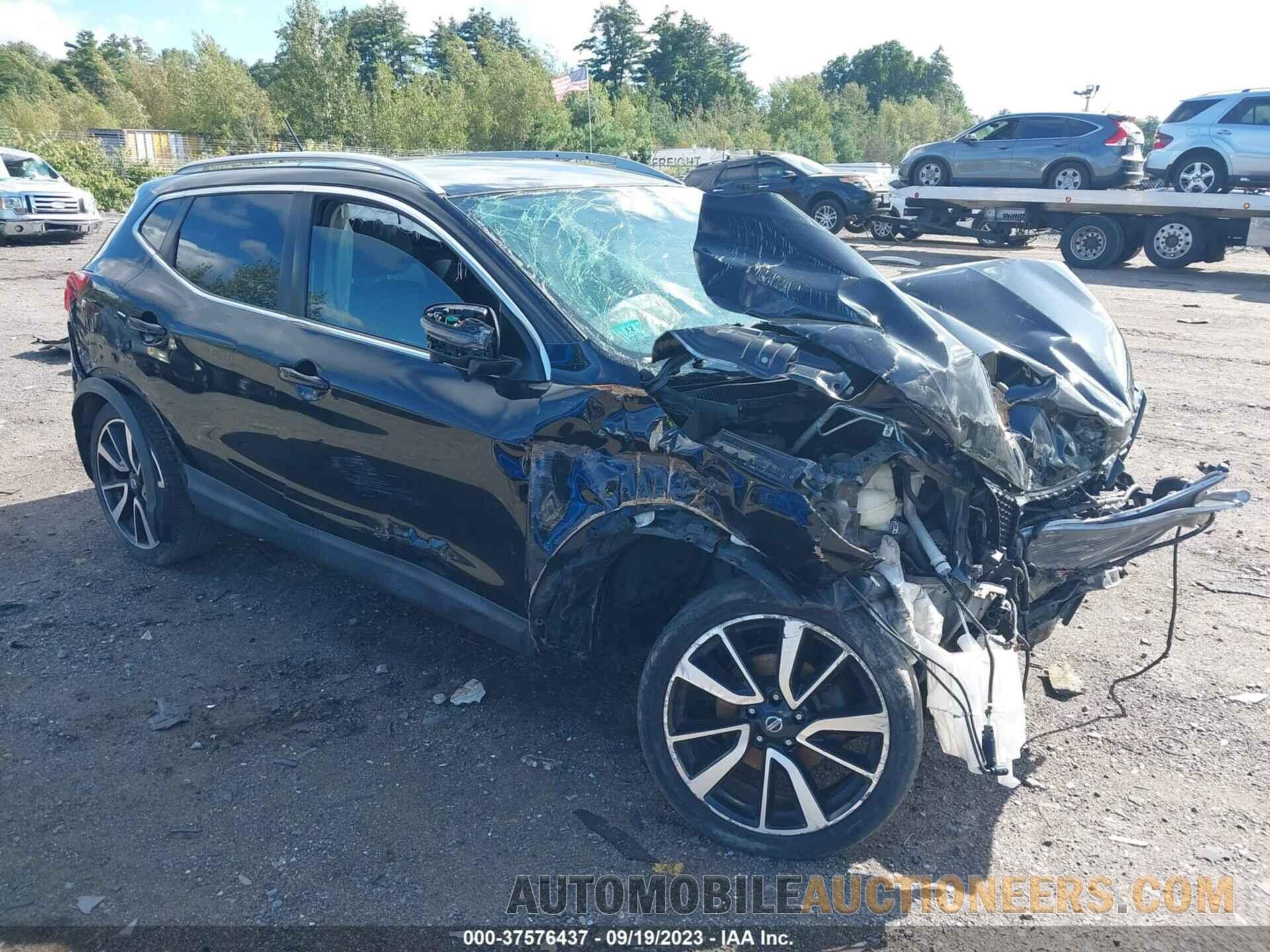 JN1BJ1CR8JW205511 NISSAN ROGUE SPORT 2018