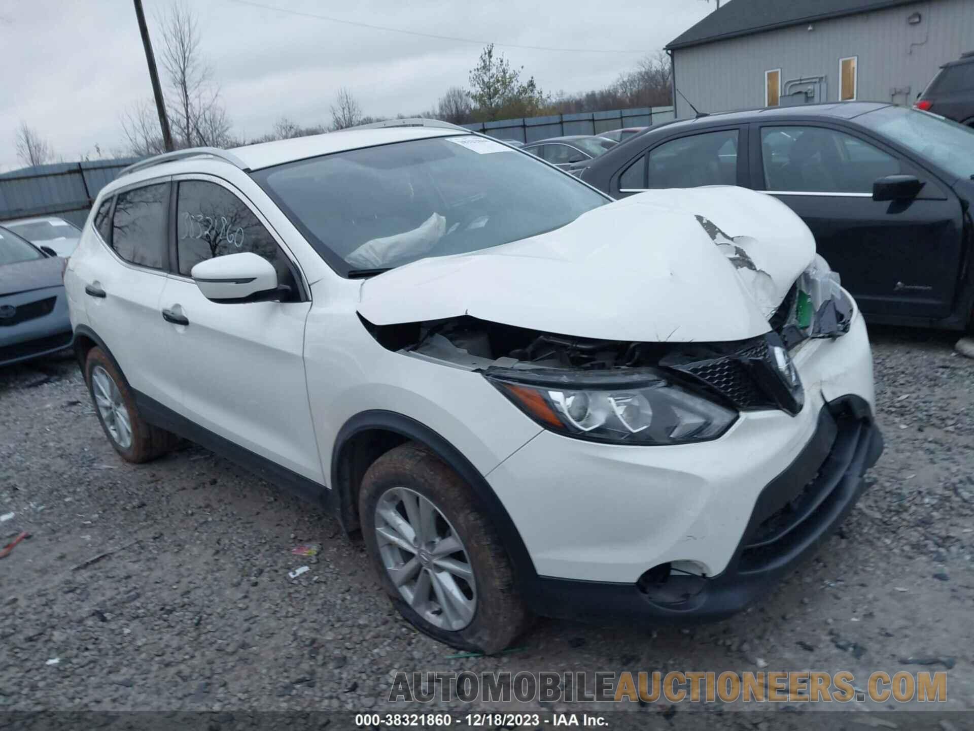 JN1BJ1CR8JW206920 NISSAN ROGUE SPORT 2018