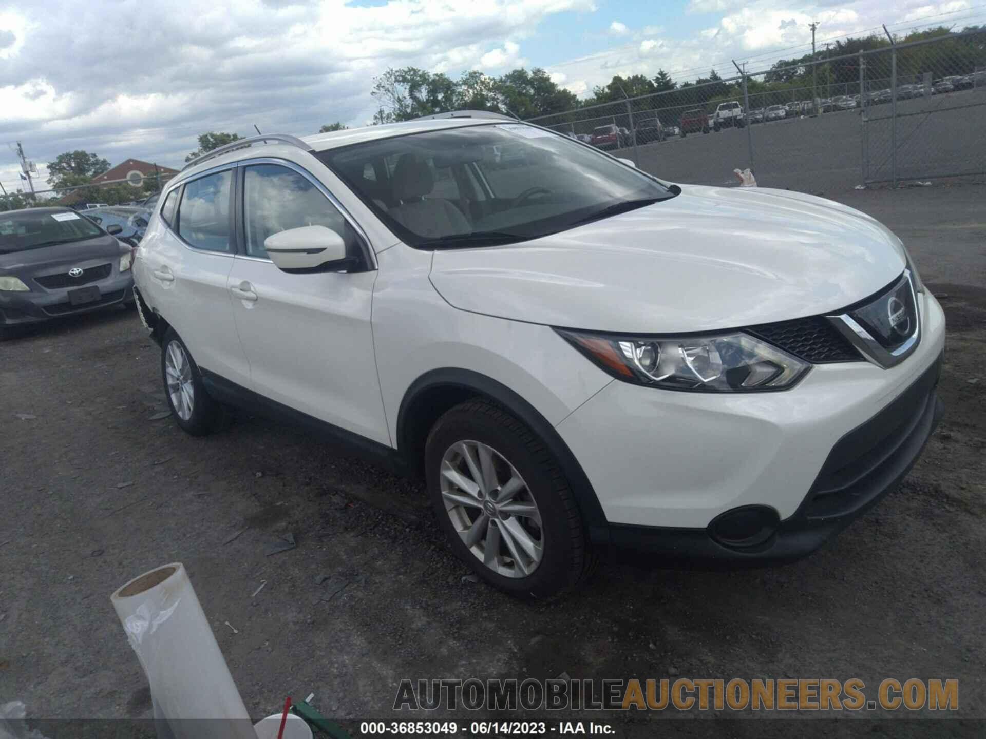 JN1BJ1CR8JW252327 NISSAN ROGUE SPORT 2018